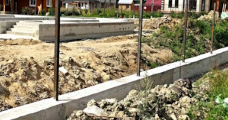 Фундамент под забор заказать в Спасске-Дальнем - заливка фундамента для забора | от 1541 за п.м.