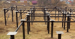 Свайный фундамент под ключ цена с установкой в Спасске-Дальнем от 514 рублей/м2| установка свайного фундамента под дом под ключ недорого